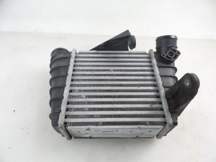 Intercooler van een Skoda Fabia II Combi 1.4 TDI 80 2008