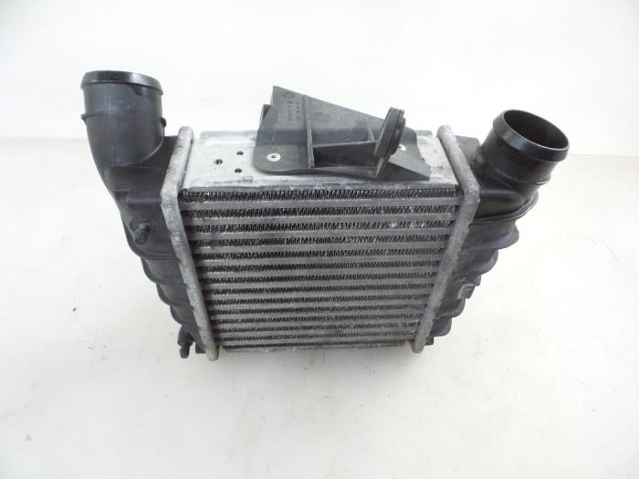 Intercooler van een Skoda Fabia II Combi 1.4 TDI 80 2008