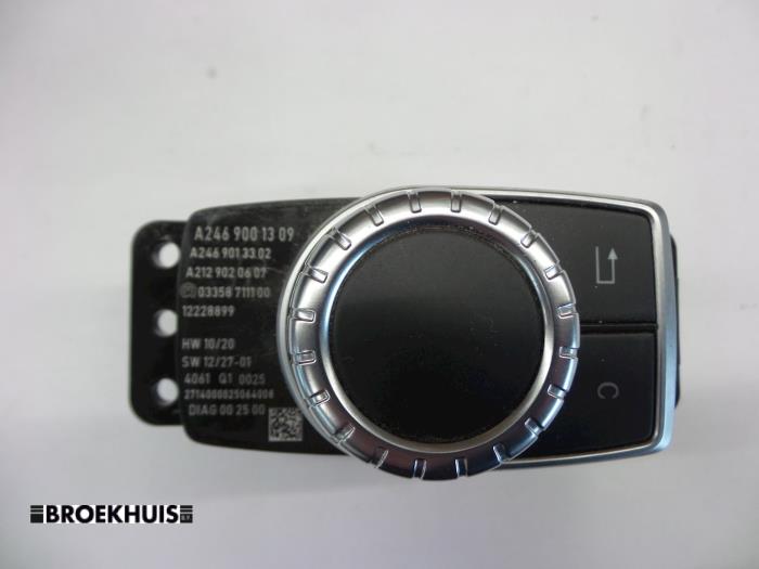 Gebruikte Bediening boordcomputer Mercedes B (W246/W242) 1.6 B-180 BlueEFFICIENCY Turbo 16V Prijs € 40,00 Margeregeling aangeboden door Autobedrijf Broekhuis B.V.