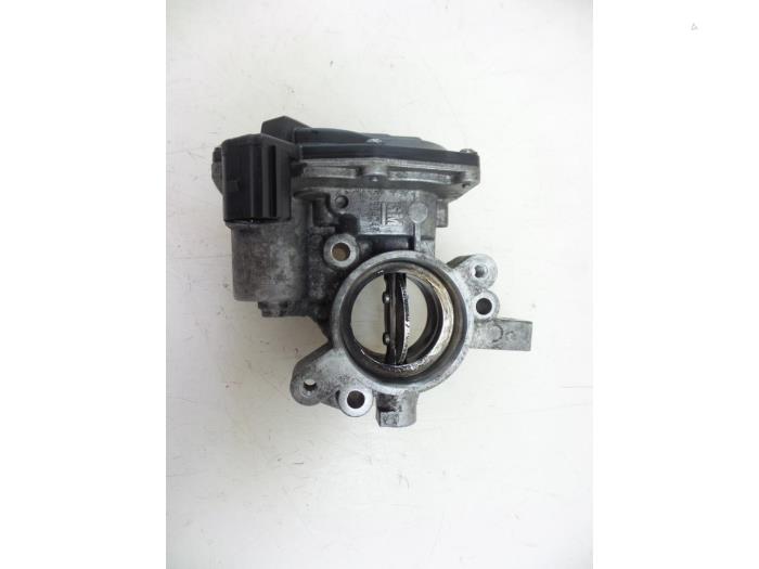 Gebruikte Gasklephuis Opel Corsa D 1.3 CDTi 16V ecoFLEX Prijs € 25,00 Margeregeling aangeboden door Autobedrijf Broekhuis B.V.