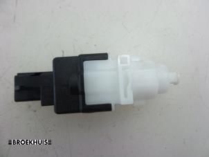 Gebruikte Remlicht Schakelaar Ferrari 488 GTB 3.9 Turbo V8 32V Prijs € 10,00 Margeregeling aangeboden door Autobedrijf Broekhuis B.V.