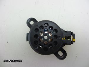 Gebruikte Speaker Ferrari 488 GTB 3.9 Turbo V8 32V Prijs € 15,00 Margeregeling aangeboden door Autobedrijf Broekhuis B.V.