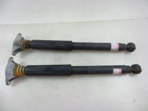 Gebruikte Schokbreker set Mazda 6 SportBreak (GJ/GH/GL) 2.2 SkyActiv-D 175 16V Prijs € 50,00 Margeregeling aangeboden door Autobedrijf Broekhuis B.V.