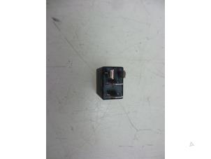 Gebruikte Relais Volvo XC60 II (UZ) 2.0 T5 16V Prijs € 5,00 Margeregeling aangeboden door Autobedrijf Broekhuis B.V.