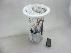 Gebruikte Tank element Pomp Volkswagen Up! (121) 1.0 12V 60 Prijs € 15,00 Margeregeling aangeboden door Autobedrijf Broekhuis B.V.