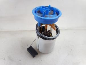 Gebruikte Tank element Pomp Volkswagen Polo V (6R) 1.2 TSI Prijs € 25,00 Margeregeling aangeboden door Autobedrijf Broekhuis B.V.