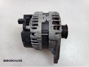 Gebruikte Dynamo Mercedes B (W246) 2.2 B-220 CDI BlueEFFICIENCY,d 16V Prijs € 150,00 Margeregeling aangeboden door Autobedrijf Broekhuis B.V.