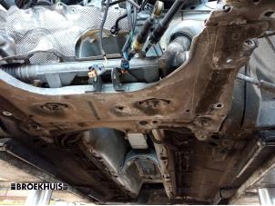 Gebruikte Subframe Renault Clio IV Estate/Grandtour (7R) 1.5 Energy dCi 90 FAP Prijs € 60,00 Margeregeling aangeboden door Autobedrijf Broekhuis B.V.