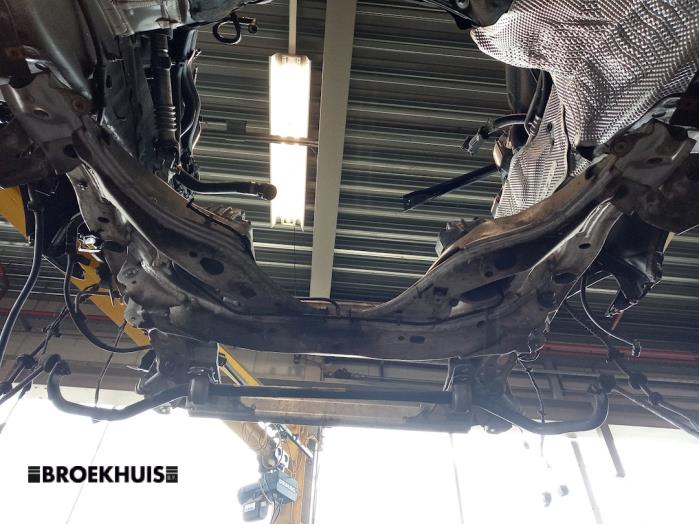 Gebruikte Subframe BMW 5 serie (F10) 530d 24V Prijs € 175,00 Margeregeling aangeboden door Autobedrijf Broekhuis B.V.