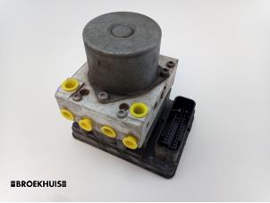 Gebruikte ABS Pomp Volkswagen Up! (121) 1.0 12V 60 Prijs € 30,00 Margeregeling aangeboden door Autobedrijf Broekhuis B.V.