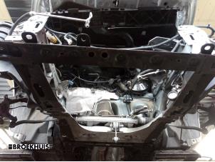 Gebruikte Subframe Renault Clio IV Estate/Grandtour (7R) 1.5 Energy dCi 90 FAP Prijs € 60,00 Margeregeling aangeboden door Autobedrijf Broekhuis B.V.