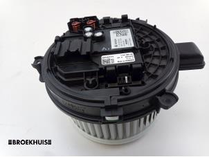 Gebruikte Kachel Ventilatiemotor Opel Astra K 1.4 Turbo 16V Prijs € 80,00 Margeregeling aangeboden door Autobedrijf Broekhuis B.V.
