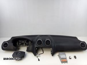 Gebruikte Airbag set + dashboard Mercedes ML II (164/4JG) 3.0 ML-280 CDI 4-Matic V6 24V Prijs € 250,00 Margeregeling aangeboden door Autobedrijf Broekhuis B.V.