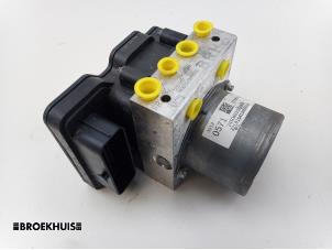 Gebruikte ABS Pomp Opel Astra K Sports Tourer 1.0 Turbo 12V Prijs € 145,00 Margeregeling aangeboden door Autobedrijf Broekhuis B.V.