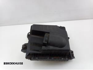 Gebruikte Luchtfilterhuis Opel Vivaro 2.0 CDTI 16V Prijs € 54,45 Inclusief btw aangeboden door Autobedrijf Broekhuis B.V.