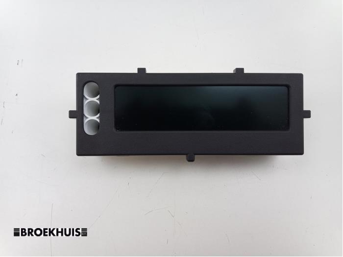 Gebruikte Display Interieur Opel Vivaro 2.0 CDTI 16V Prijs € 42,35 Inclusief btw aangeboden door Autobedrijf Broekhuis B.V.