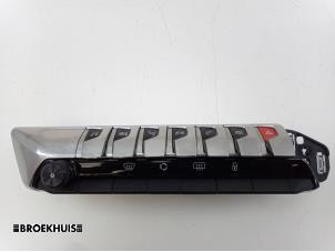 Gebruikte Regelunit Multi Media Peugeot 3008 II (M4/MC/MJ/MR) 1.6 BlueHDi 120 Prijs € 100,00 Margeregeling aangeboden door Autobedrijf Broekhuis B.V.