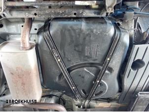 Gebruikte Brandstoftank Ford Focus 3 1.0 Ti-VCT EcoBoost 12V 100 Prijs € 60,00 Margeregeling aangeboden door Autobedrijf Broekhuis B.V.