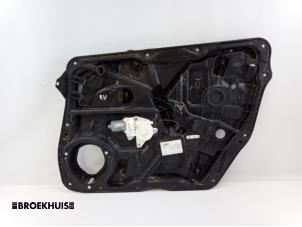 Gebruikte Raammechaniek 4Deurs rechts-voor Mercedes ML III (166) 2.1 ML-250 CDI 16V BlueTEC 4-Matic Prijs € 80,00 Margeregeling aangeboden door Autobedrijf Broekhuis B.V.