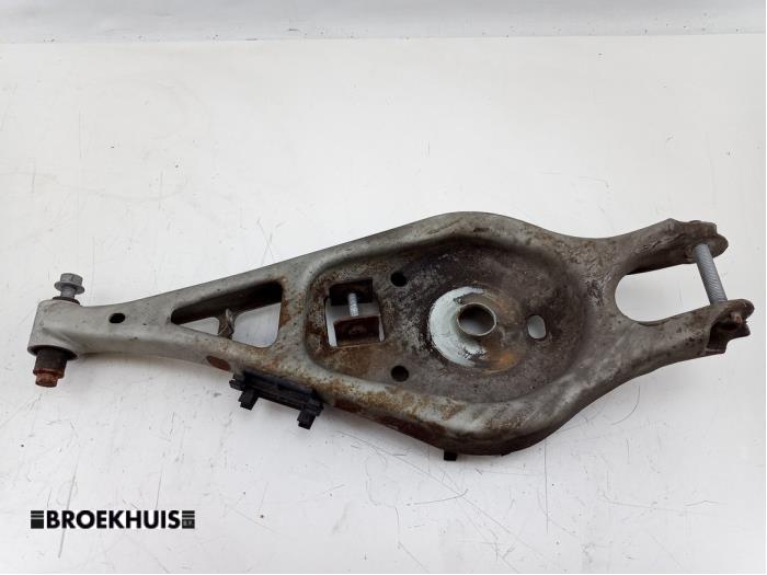 Gebruikte Draagarm rechts-achter BMW Z4 Roadster (E89) sDrive 23i 2.5 24V Prijs € 70,00 Margeregeling aangeboden door Autobedrijf Broekhuis B.V.