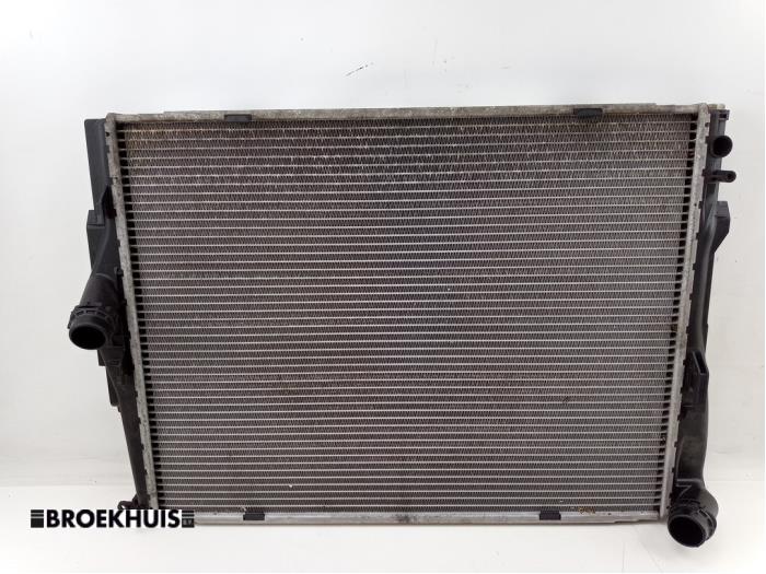 Gebruikte Radiateur BMW Z4 Roadster (E89) sDrive 23i 2.5 24V Prijs € 75,00 Margeregeling aangeboden door Autobedrijf Broekhuis B.V.
