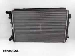 Gebruikte Radiateur Volkswagen Golf VII Variant (AUVV) 1.6 TDI BlueMotion 16V Prijs € 50,00 Margeregeling aangeboden door Autobedrijf Broekhuis B.V.