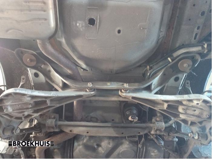 Gebruikte Subframe Volvo V70 (BW) 2.4 D 20V Prijs € 150,00 Margeregeling aangeboden door Autobedrijf Broekhuis B.V.
