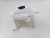Toyota Yaris III (P13) 1.5 16V Hybrid Remvloeistof reservoir