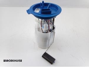 Gebruikte Tank element Pomp Skoda Fabia III Combi (NJ5) 1.0 TSI 12V Prijs € 35,00 Margeregeling aangeboden door Autobedrijf Broekhuis B.V.