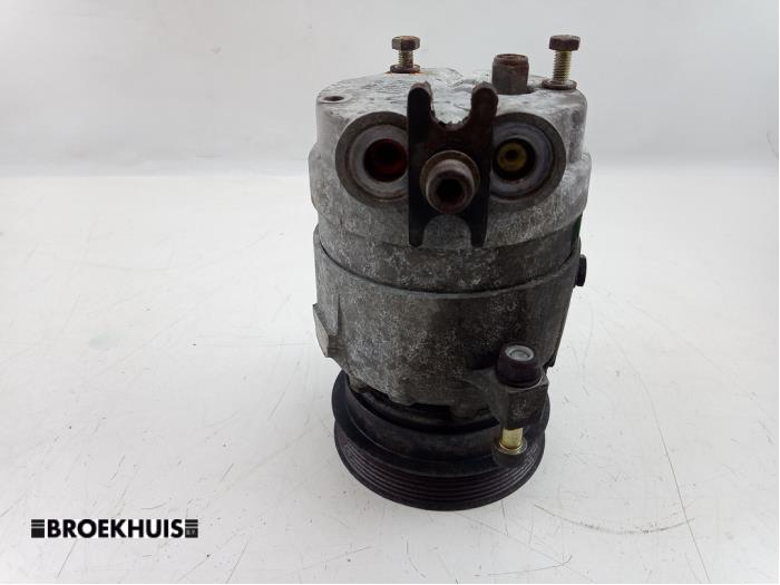 Pomp Airco van een Mercedes-Benz Sprinter 3t (903) 313 CDI 16V 2003