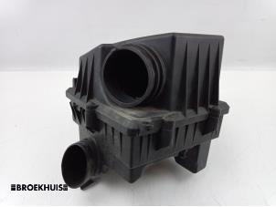 Gebruikte Luchtfilterhuis Opel Corsa D 1.3 CDTi 16V ecoFLEX Prijs € 25,00 Margeregeling aangeboden door Autobedrijf Broekhuis B.V.