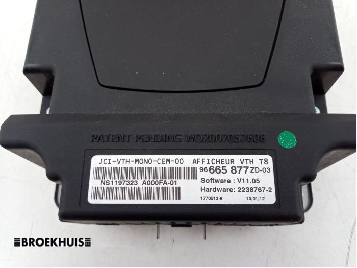 Head-up display van een Peugeot 3008 I (0U/HU) 2.0 HDiF 16V 2012