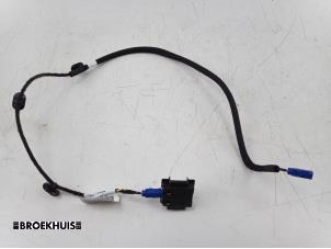 Gebruikte GPS Antenne Peugeot 3008 II (M4/MC/MJ/MR) 1.2 12V e-THP PureTech 130 Prijs € 50,00 Margeregeling aangeboden door Autobedrijf Broekhuis B.V.
