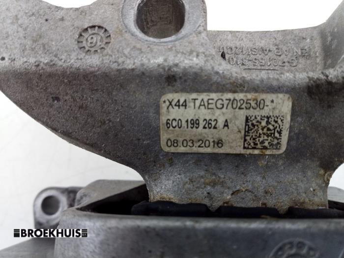 Motorsteun van een Volkswagen Polo V (6R) 1.4 TDI 12V 90 2016