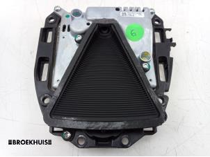 Gebruikte Camera voorzijde Tesla Model S 85 Prijs € 175,00 Margeregeling aangeboden door Autobedrijf Broekhuis B.V.