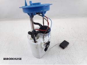 Gebruikte Tank element Pomp Volkswagen Golf VII (AUA) 1.0 TSI 12V BlueMotion Prijs € 60,00 Margeregeling aangeboden door Autobedrijf Broekhuis B.V.