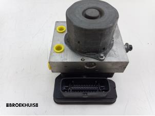 Gebruikte ABS Pomp Mercedes E (W212) E-220 CDI 16V BlueEfficiency,BlueTEC Prijs € 200,00 Margeregeling aangeboden door Autobedrijf Broekhuis B.V.