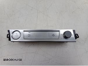 Gebruikte Start/Stop schakelaar Audi E-tron (GEN) 55 quattro Prijs € 50,00 Margeregeling aangeboden door Autobedrijf Broekhuis B.V.