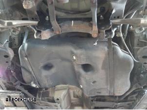 Gebruikte Tank Nissan Qashqai (J10) 1.6 16V Prijs € 100,00 Margeregeling aangeboden door Autobedrijf Broekhuis B.V.