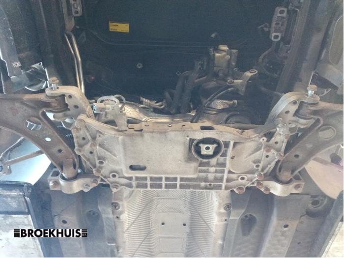 Gebruikte Subframe Volkswagen Golf V (1K1) 1.6 FSI 16V Prijs € 50,00 Margeregeling aangeboden door Autobedrijf Broekhuis B.V.