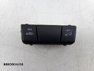 Gebruikte Schakelaar Mercedes ML III (166) 3.0 ML-350 BlueTEC V6 24V 4-Matic Prijs € 15,00 Margeregeling aangeboden door Autobedrijf Broekhuis B.V.