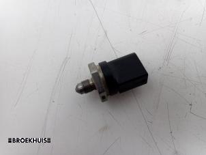 Gebruikte Brandstofdruk sensor Porsche Macan (95B) 3.6 V6 24V Turbo Prijs € 20,00 Margeregeling aangeboden door Autobedrijf Broekhuis B.V.