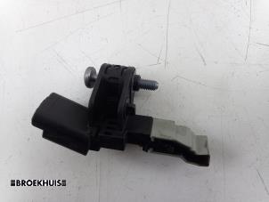 Gebruikte Krukas sensor Peugeot 208 I (CA/CC/CK/CL) 1.2 Vti 12V PureTech 82 Prijs € 15,00 Margeregeling aangeboden door Autobedrijf Broekhuis B.V.