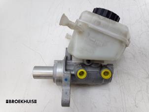 Gebruikte Hoofdremcilinder BMW 1 serie (F20) M135i xDrive 3.0 24V Prijs € 50,00 Margeregeling aangeboden door Autobedrijf Broekhuis B.V.