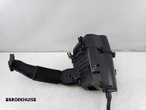 Gebruikte Luchtfilterhuis Volkswagen Polo V (6R) 1.2 TDI 12V BlueMotion Prijs € 40,00 Margeregeling aangeboden door Autobedrijf Broekhuis B.V.