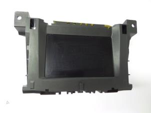 Gebruikte Display Interieur Opel Zafira (M75) 1.9 CDTI Prijs € 25,00 Margeregeling aangeboden door Autobedrijf Broekhuis B.V.