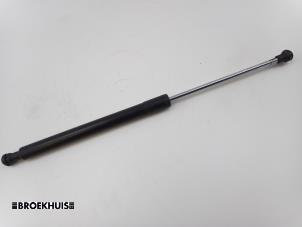 Gebruikte Gasveer rechts-achter Renault Clio III (BR/CR) 1.5 dCi FAP Prijs € 10,00 Margeregeling aangeboden door Autobedrijf Broekhuis B.V.