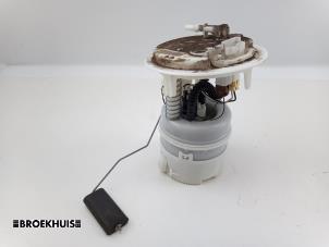 Gebruikte Tank element Pomp Peugeot 3008 I (0U/HU) 1.6 VTI 16V Prijs € 25,00 Margeregeling aangeboden door Autobedrijf Broekhuis B.V.