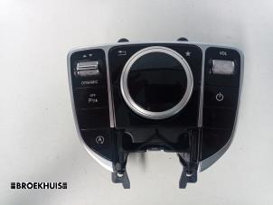 Gebruikte MMI schakelaar Mercedes C (W205) C-220 2.2 CDI BlueTEC, C-220 d 16V Prijs € 50,00 Margeregeling aangeboden door Autobedrijf Broekhuis B.V.