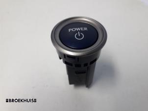 Gebruikte Start/Stop schakelaar Lexus IS (E3) 300h 2.5 16V Prijs € 15,00 Margeregeling aangeboden door Autobedrijf Broekhuis B.V.